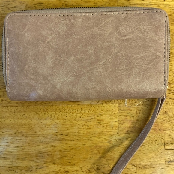 Mudd Double Zipper Sided Light Pink Wristlet with Decorative Cutouts - Picture 2 of 10